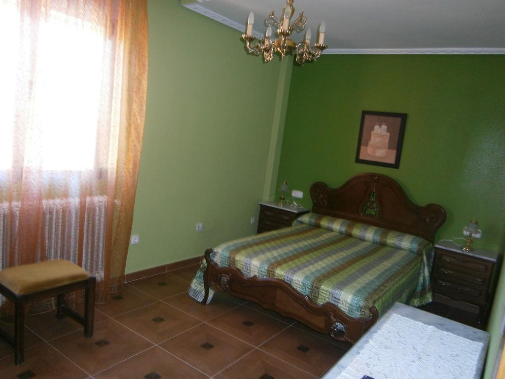 Hotel APARTAMENTO Pensión La Vía Láctea Frómista Habitación foto